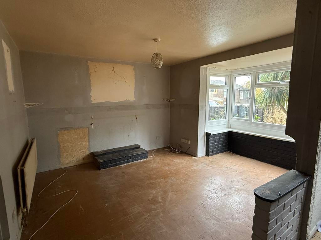 Property photo 3 of 10 Living Room In House In Need Of Refurbishment