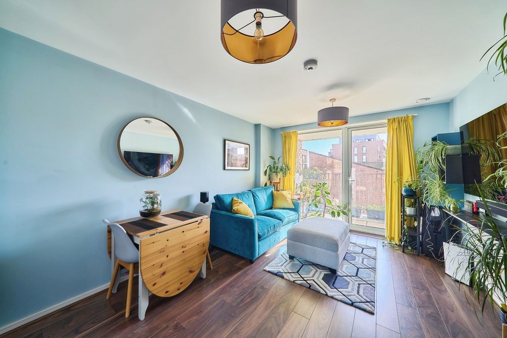 Property photo 3 of 16 Photo