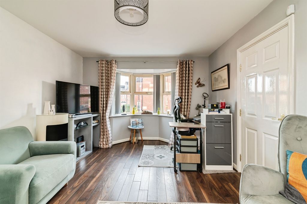 Property photo 3 of 20