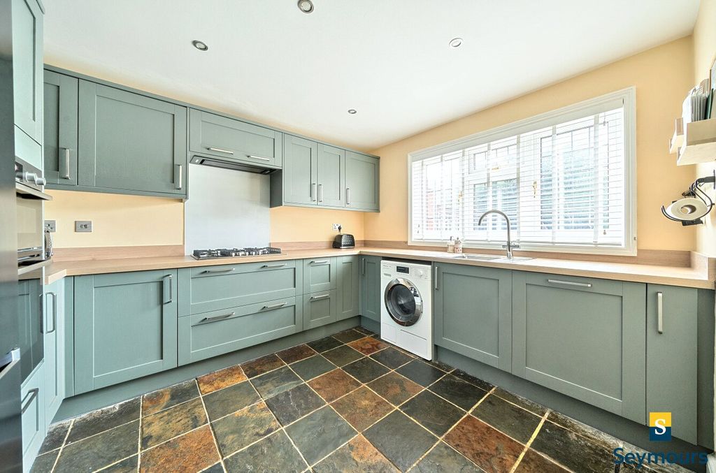 Property photo 2 of 15 Kitchen