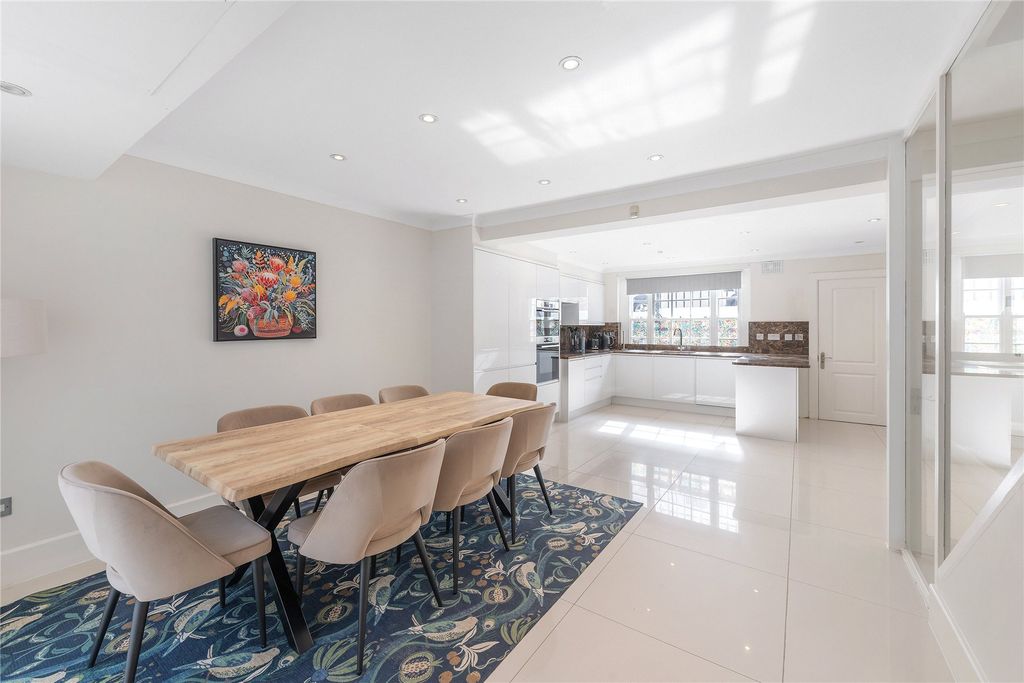 Property photo 3 of 23 Dining