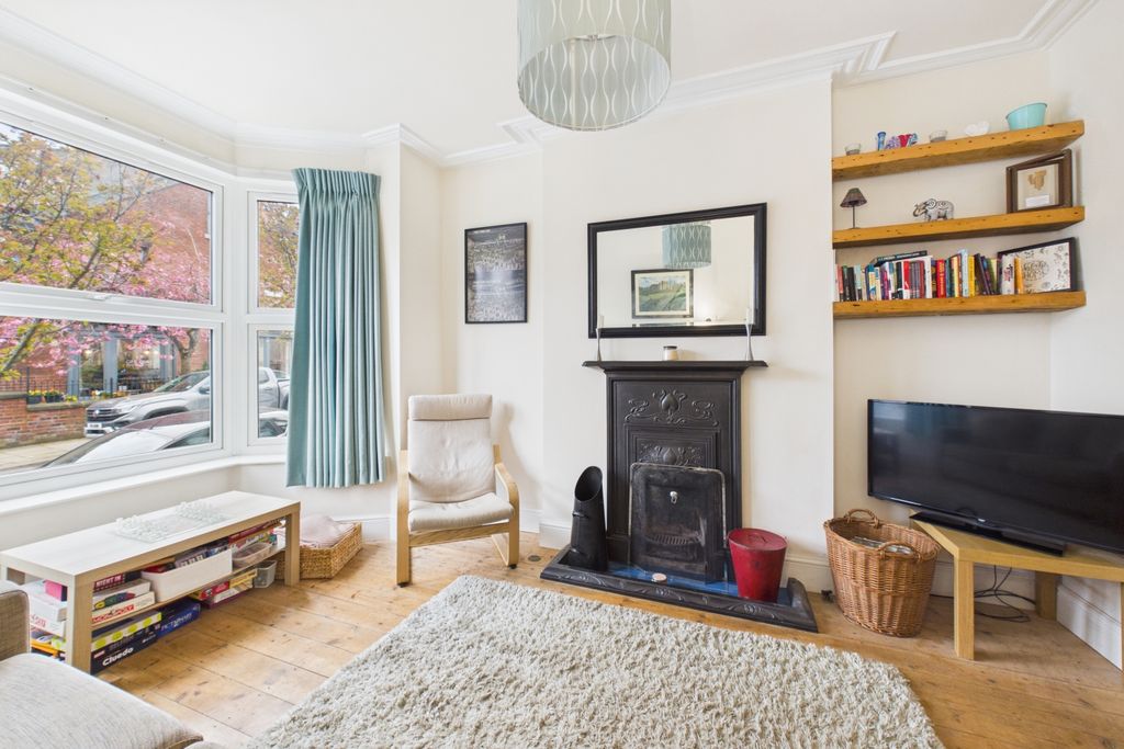 Property photo 2 of 30 Living Room