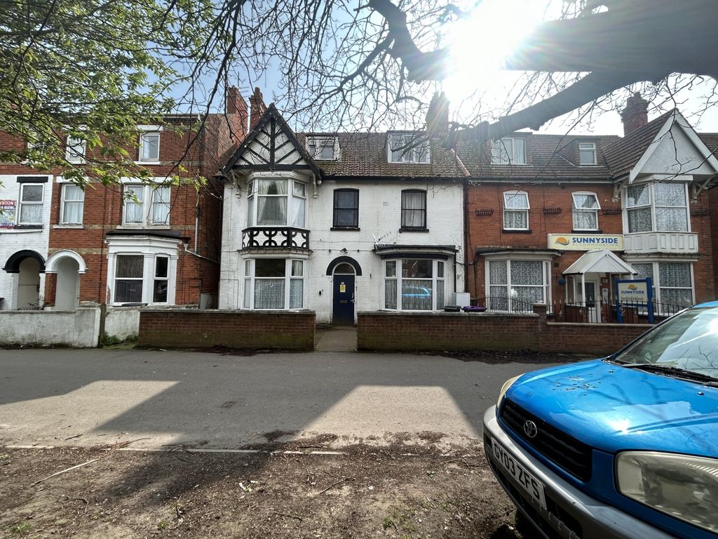 Property photo 2 of 7 Front