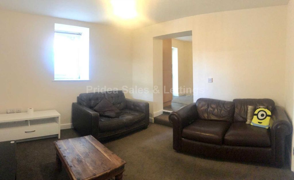 Property photo 3 of 5