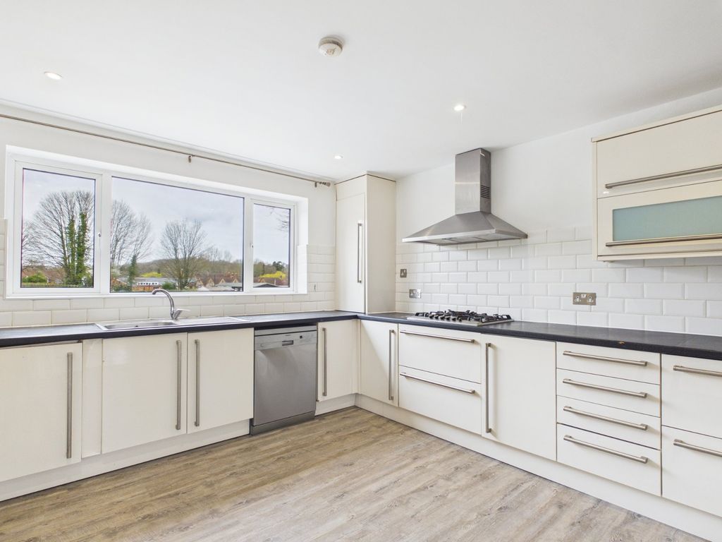 Property photo 2 of 14 Kitchen