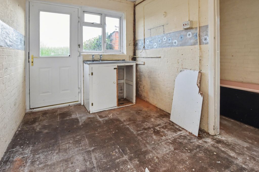 Property photo 3 of 15 Picture No. 12