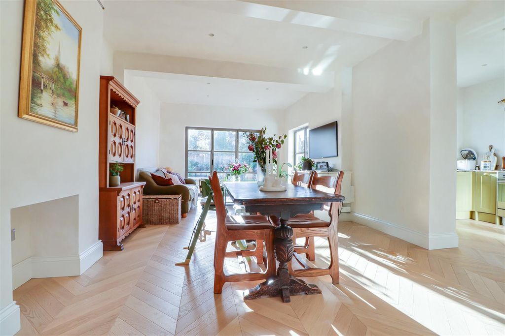 Property photo 3 of 29