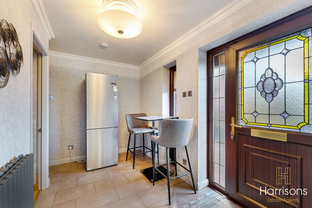 Property photo 3 of 17 4024598