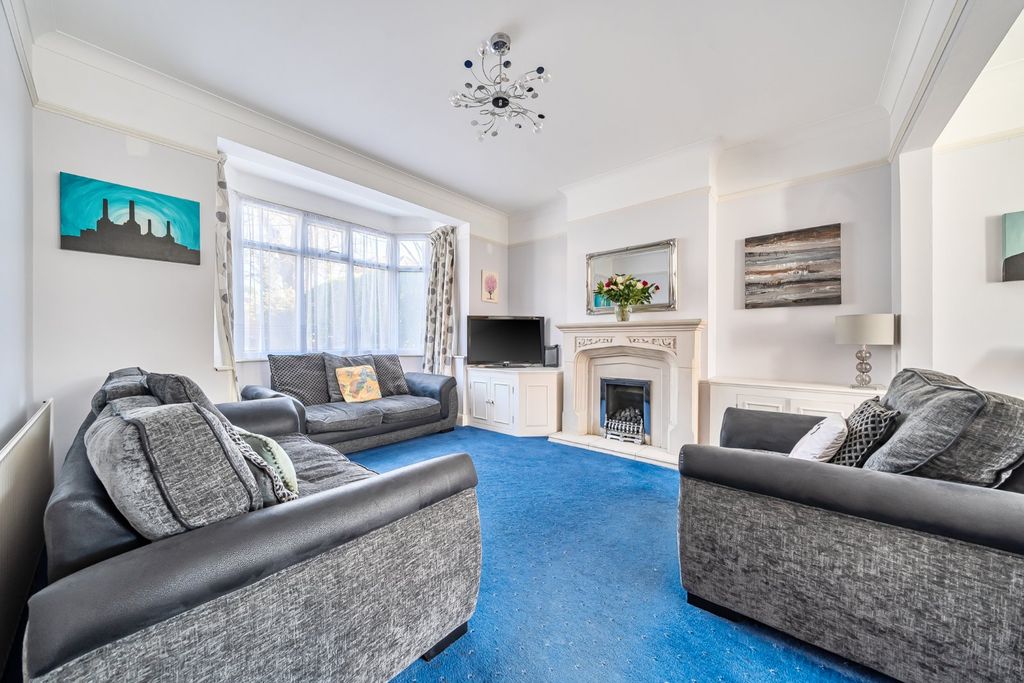 Property photo 2 of 27 Picture No. 14