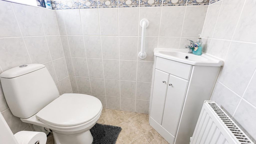 Property photo 3 of 13 Ground Floor Cloakroom