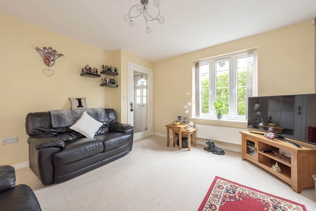 Property photo 2 of 23