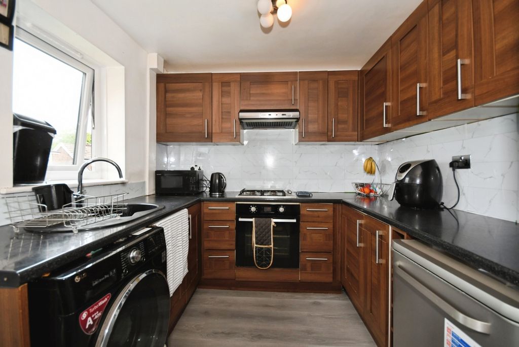 Property photo 3 of 17 Photo