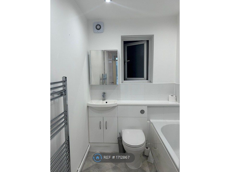 Property photo 2 of 4 Bathroom