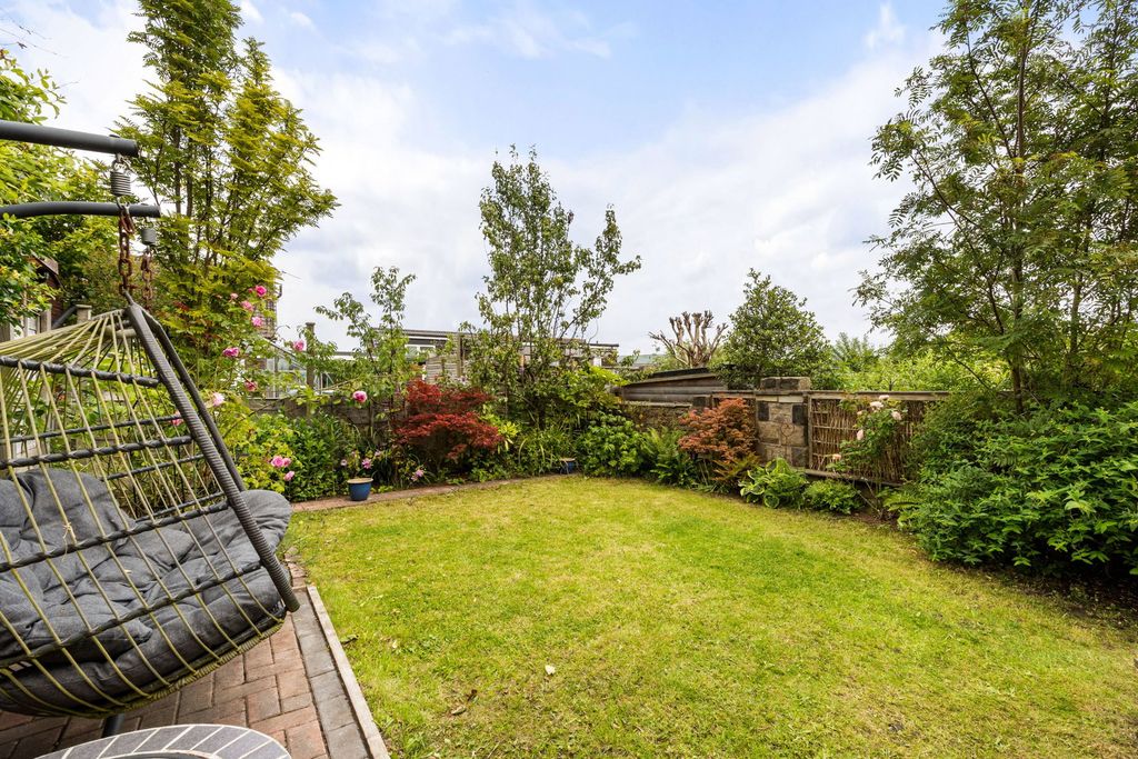 Property photo 2 of 41