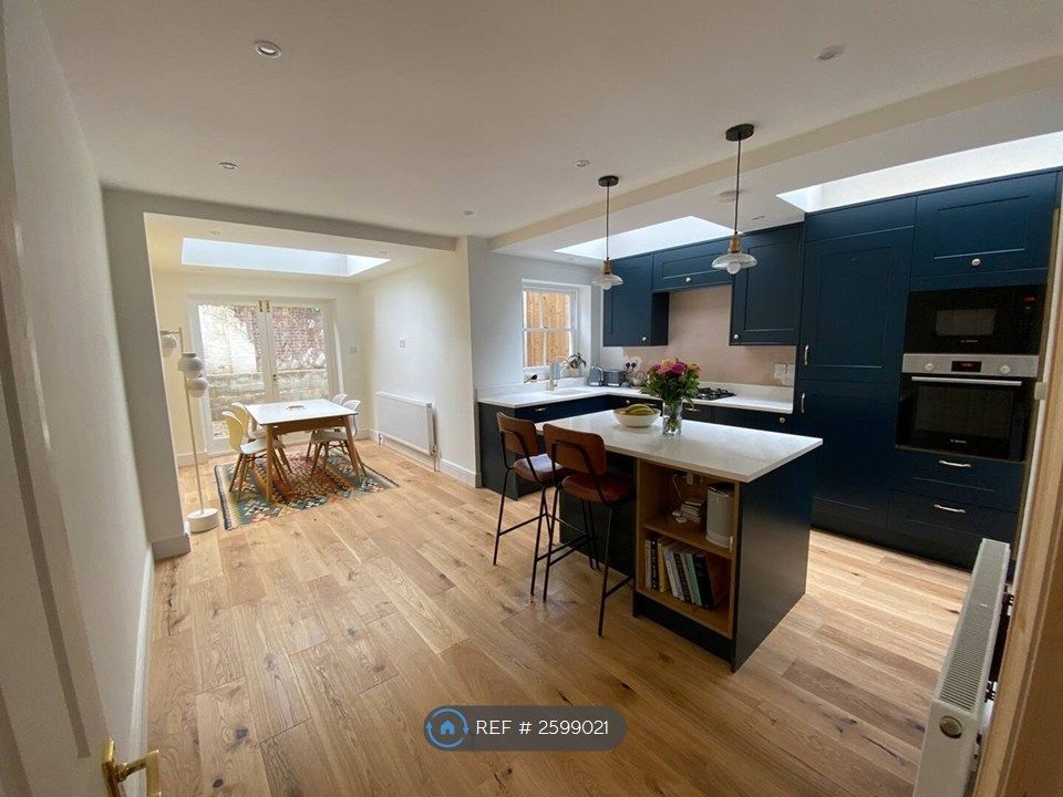 Property photo 1 of 10 Kitchen/Dining Room