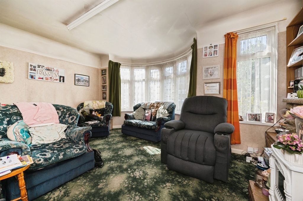 Property photo 2 of 16