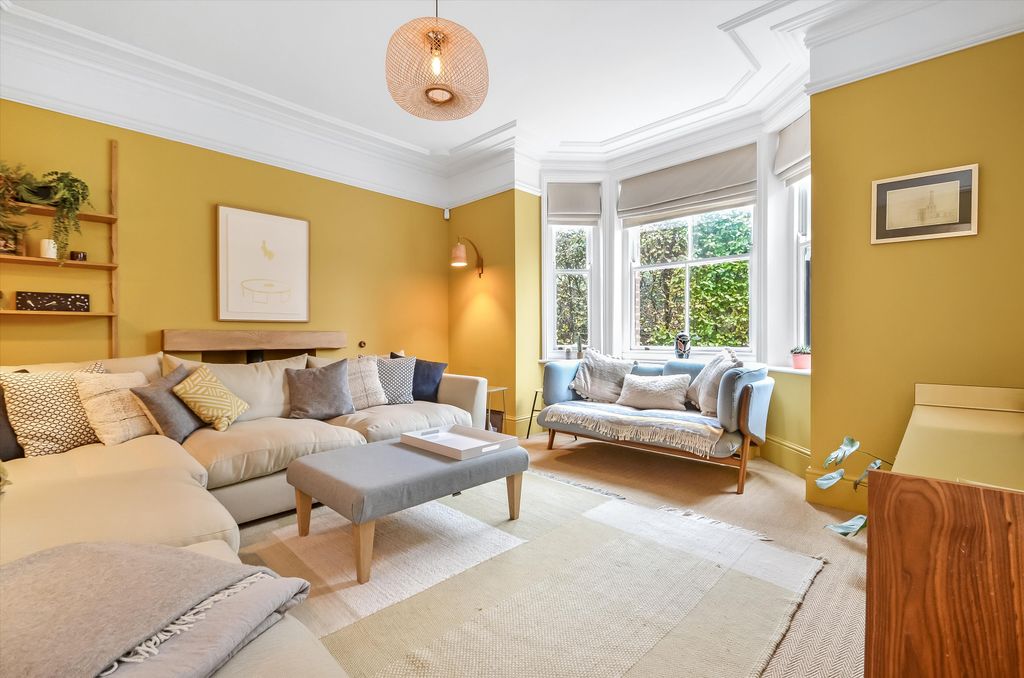 Property photo 3 of 27 Image