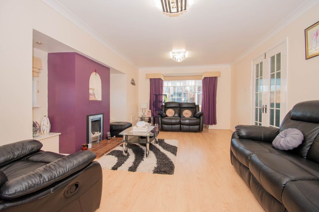 Property photo 2 of 15