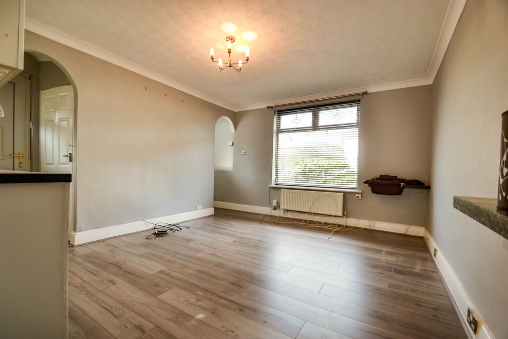 Property photo 2 of 10 Gallery