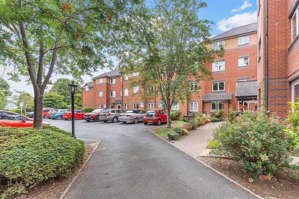 Property photo 2 of 12 37 Spencer Court, Banbury-2.Jpg