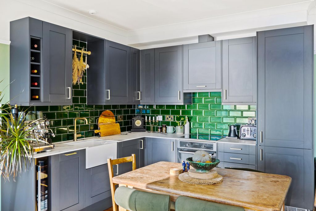 Property photo 3 of 12 Kitchen