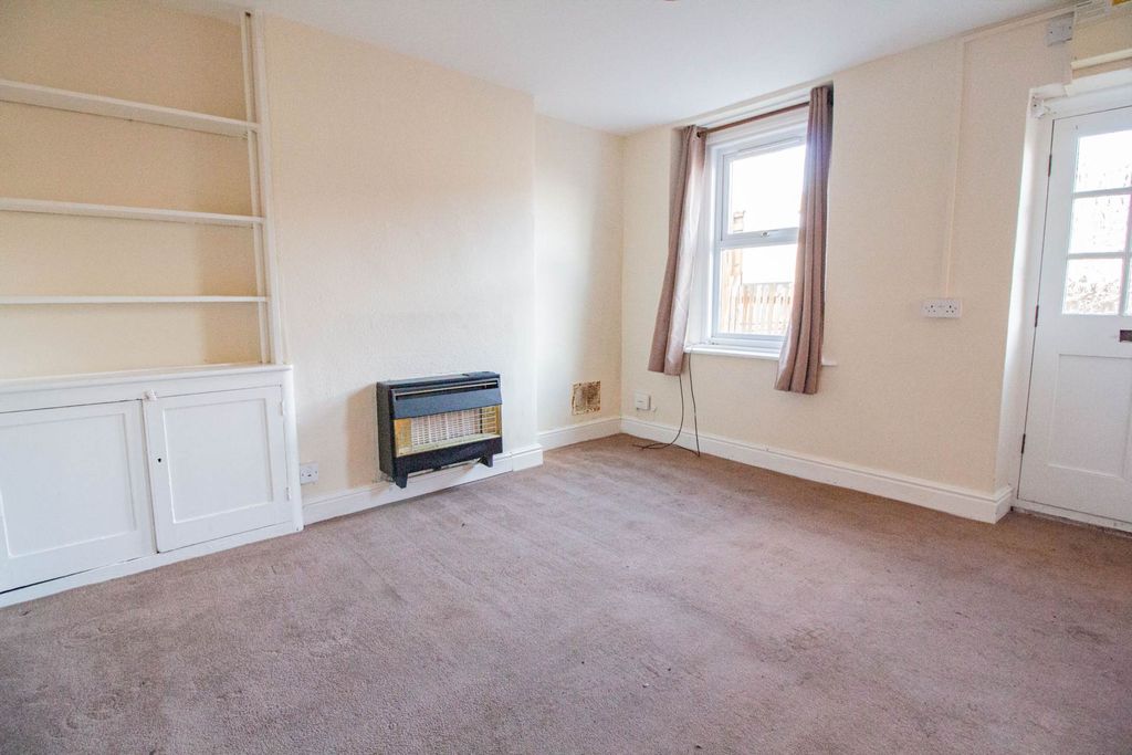 Property photo 2 of 14