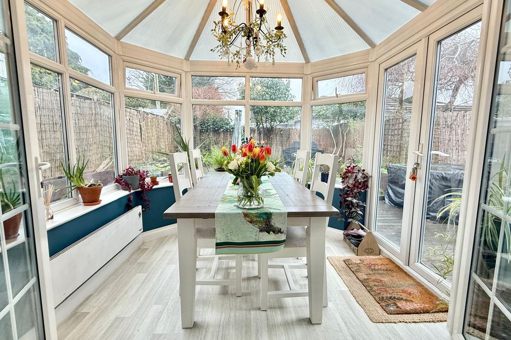 Property photo 2 of 17 Gallery