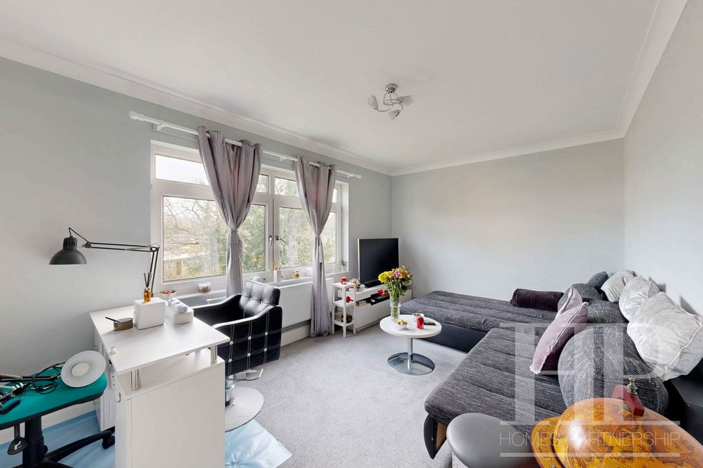 Property photo 3 of 9