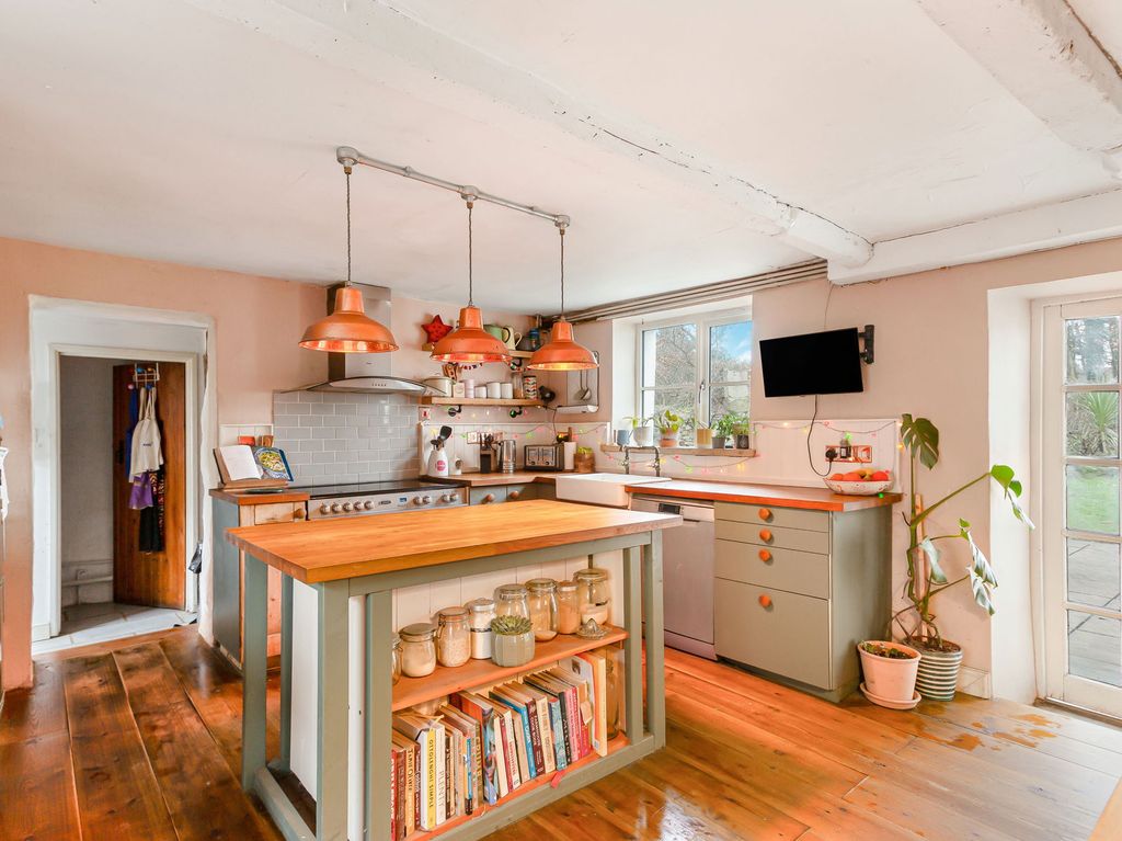 Property photo 3 of 39