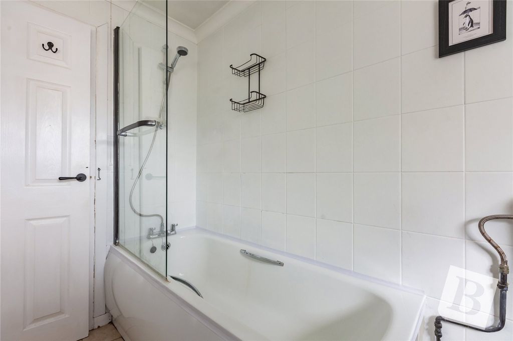 Property photo 3 of 21 Bathroom