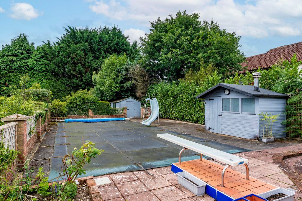 Property photo 2 of 26