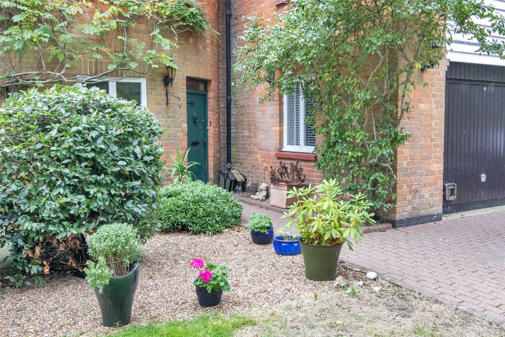 Property photo 2 of 22 Entrance