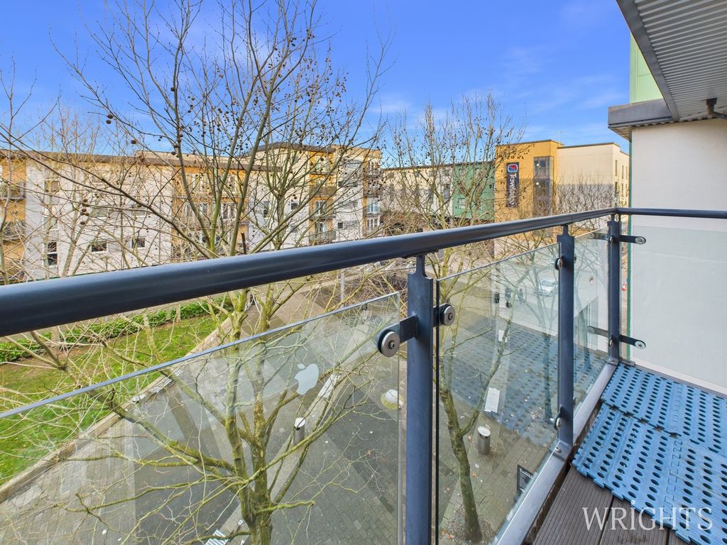 Property photo 3 of 17 Balcony