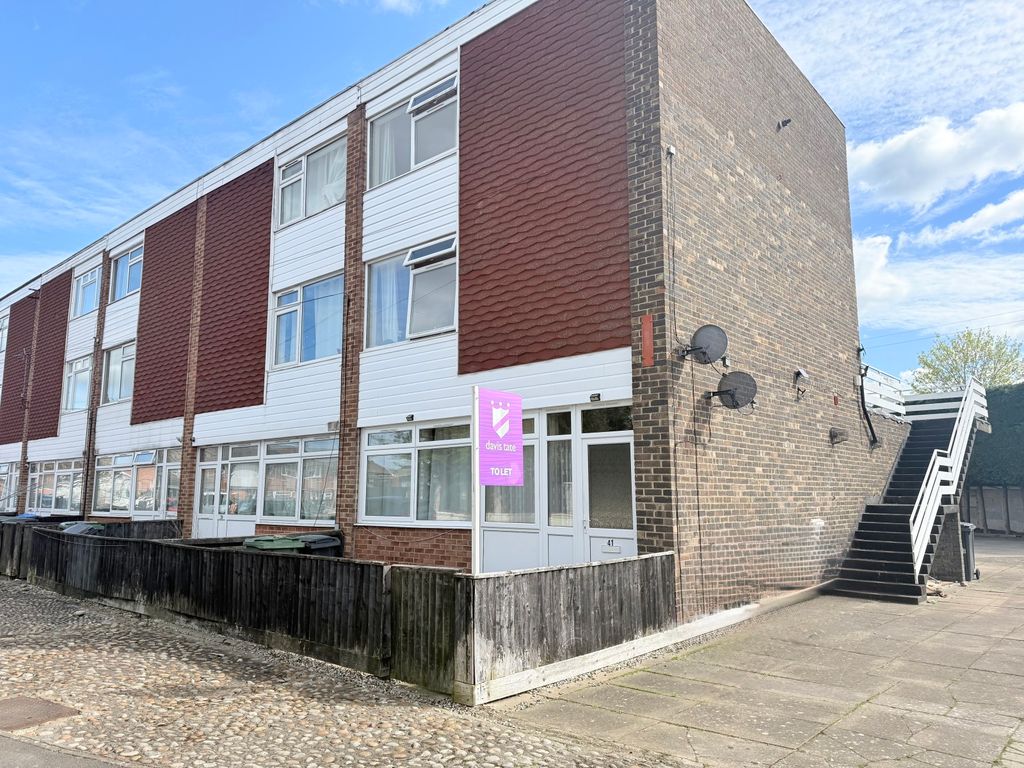 Property photo 1 of 6 External