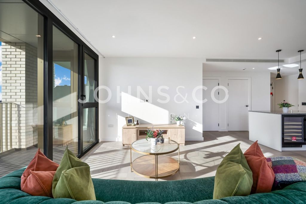 Property photo 3 of 16