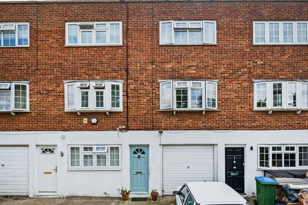 Property photo 3 of 19 External