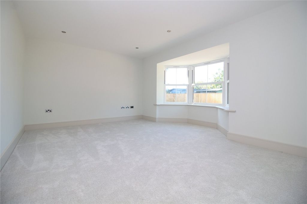 Property photo 3 of 13 Picture No. 17