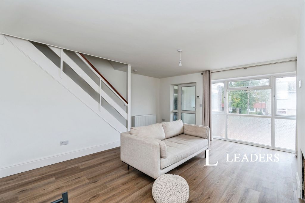 Property photo 2 of 11 Pbox-Img.Jpg