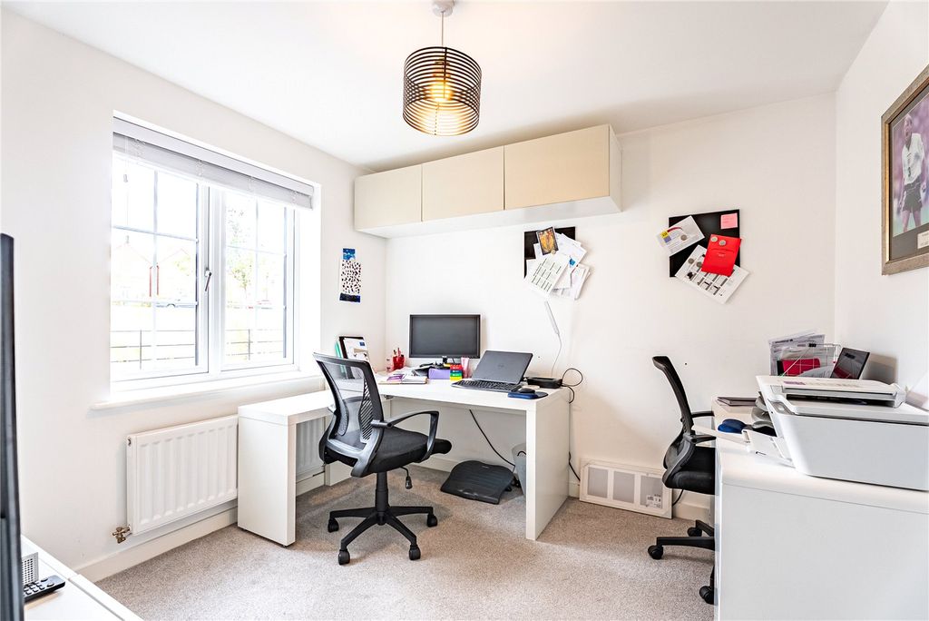 Property photo 2 of 25 Picture No. 28