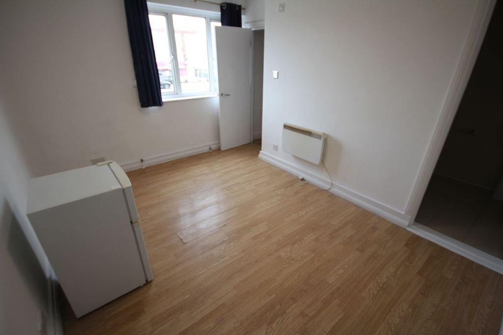 Property photo 1 of 4