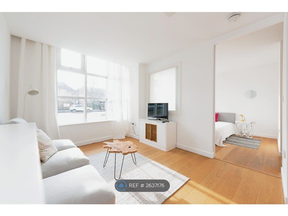 Property photo 2 of 33