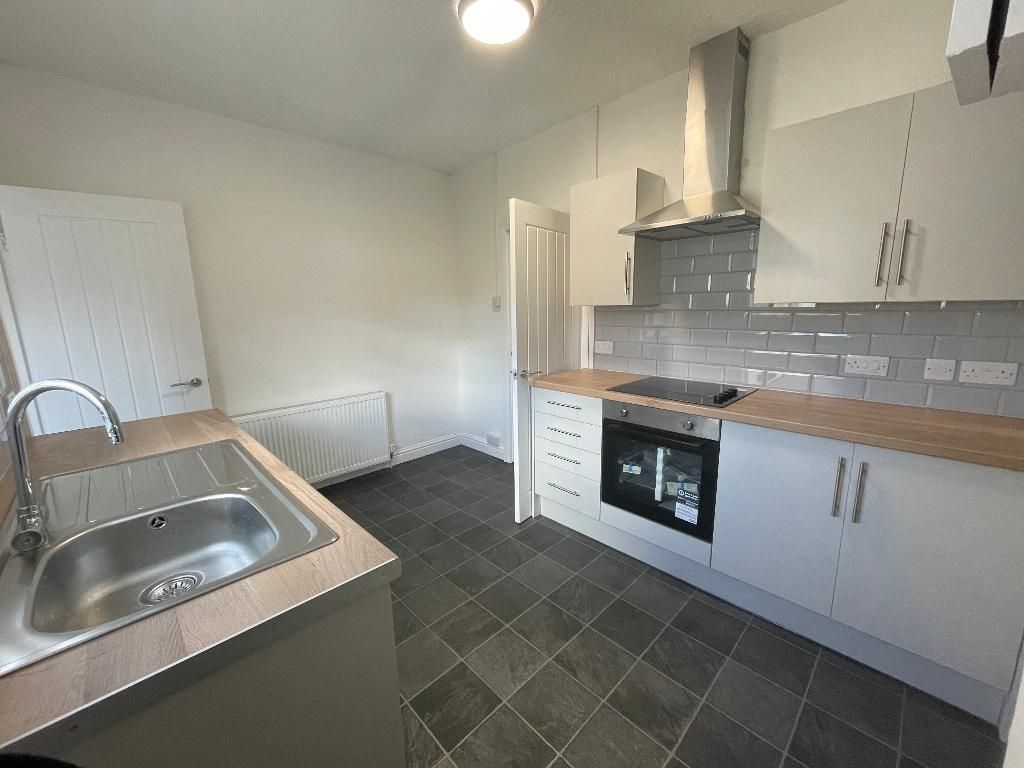 Property photo 2 of 9 Kitchen
