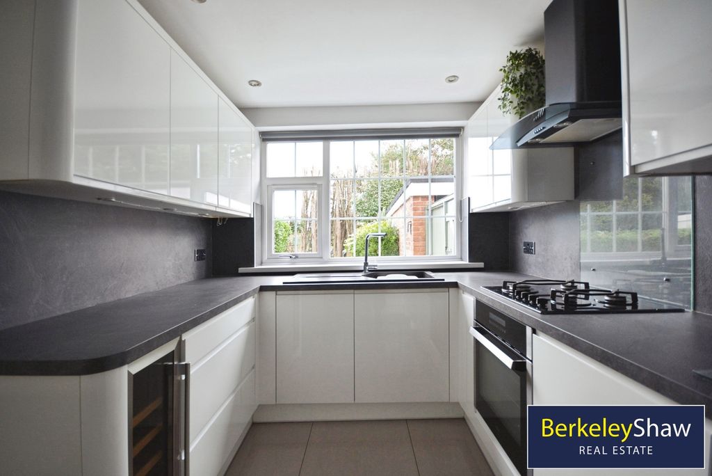 Property photo 3 of 12 Pbox-Img.Jpg