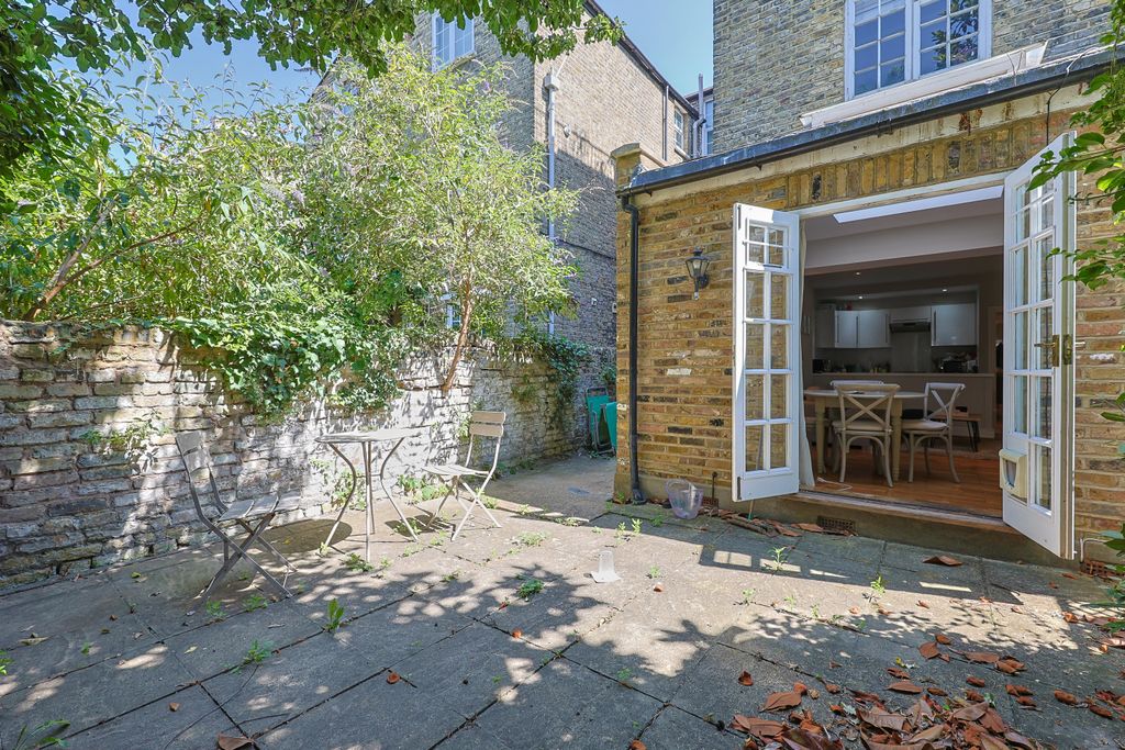 Property photo 3 of 4