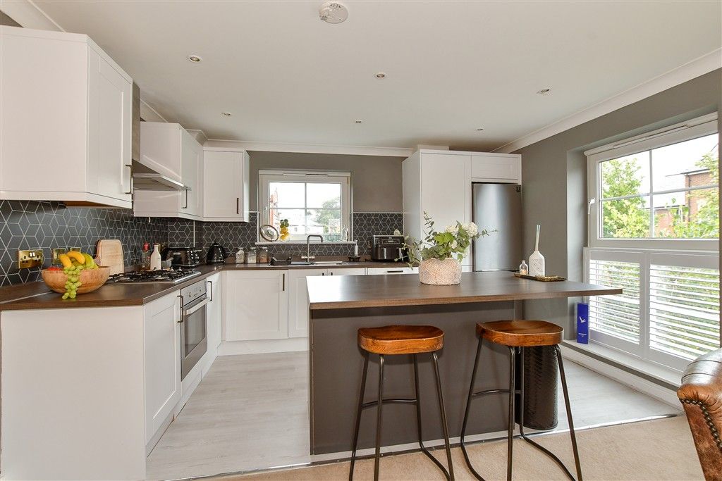 Property photo 3 of 10 Lounge/Kitchen/ Diner