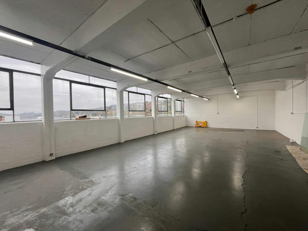 Property photo 2 of 3 Whatsapp Image 20251112 At 140311_585F7927.Jpg