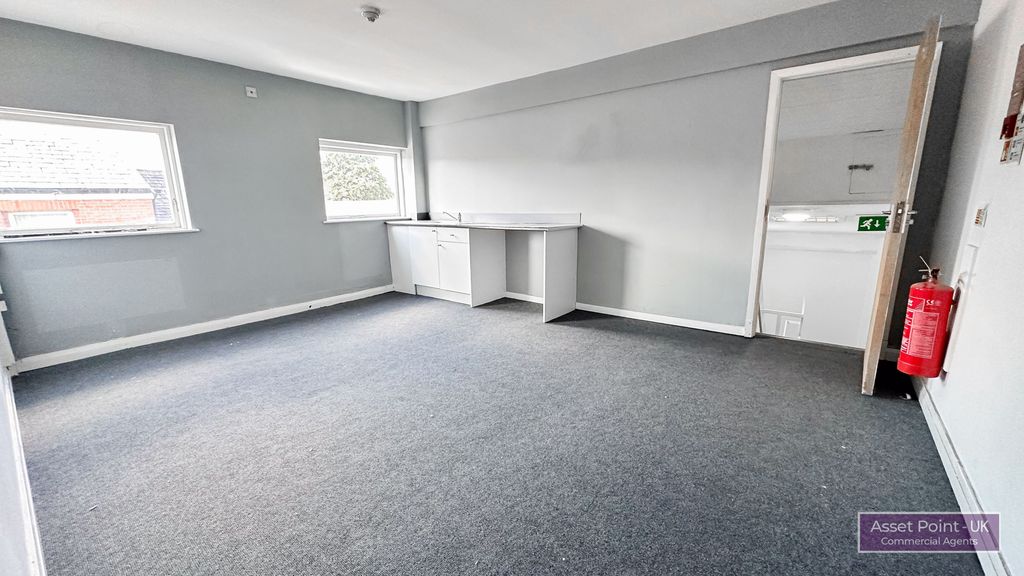 Property photo 3 of 6 Office Room 1