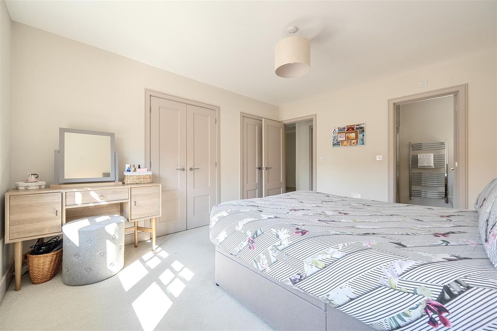Additional image 13 of 4 bed detached house for saleOak Apples Drive, Crowthorne, Berkshire RG45