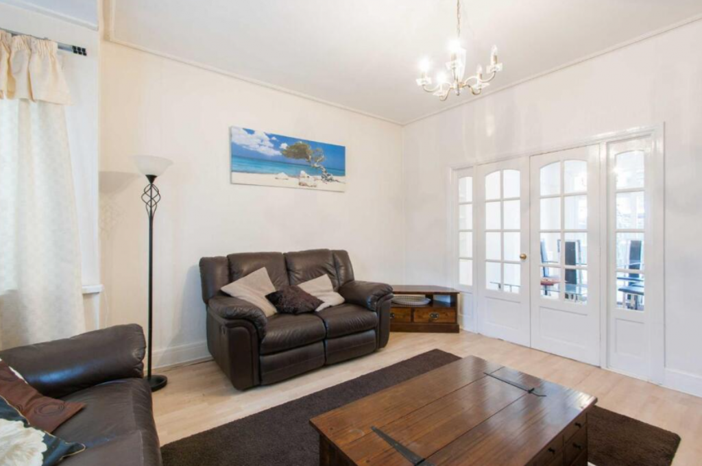 Property photo 2 of 11