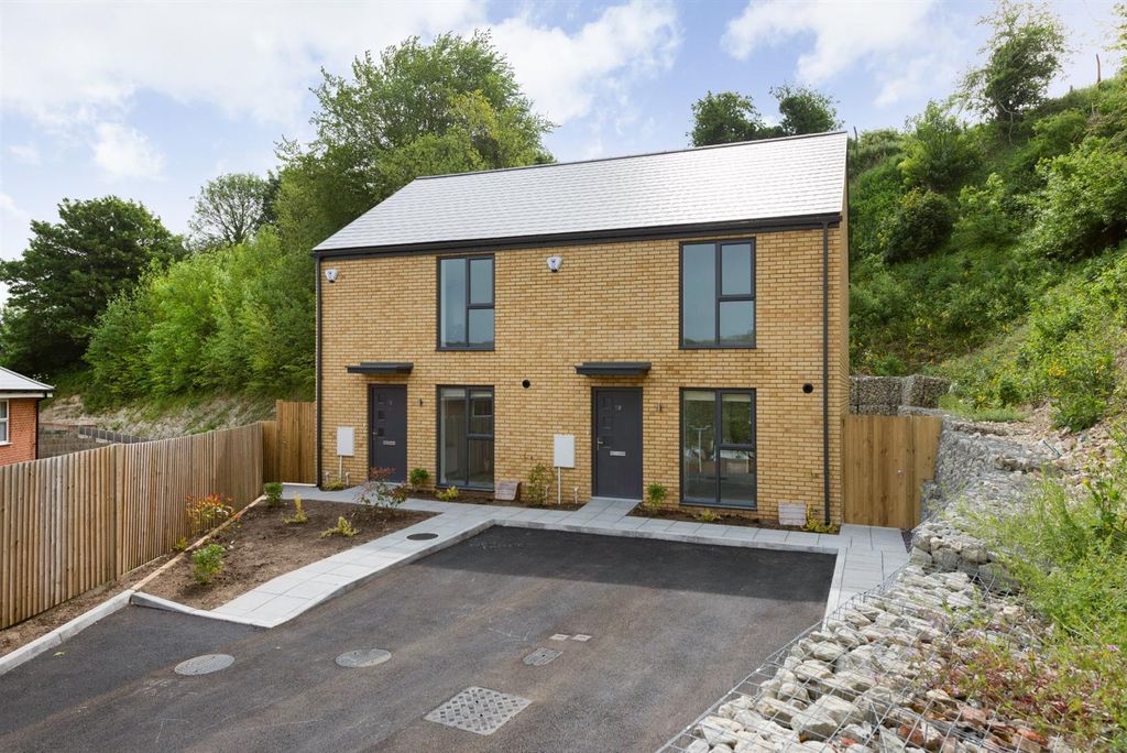 Property photo 1 of 8 Picture 1